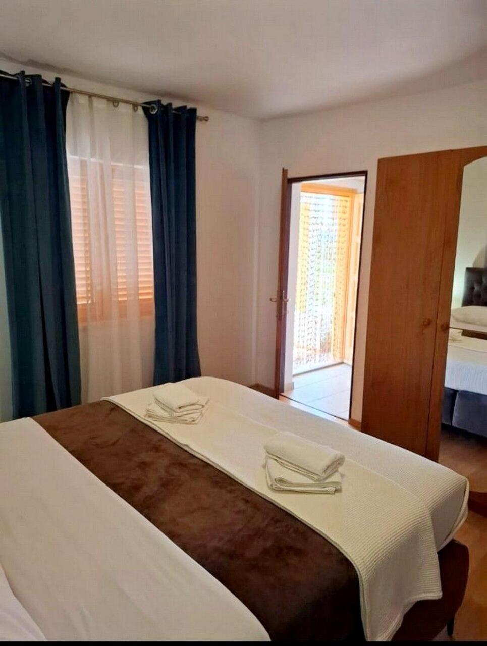 Apartments Sanja Povljana Kültér fotó