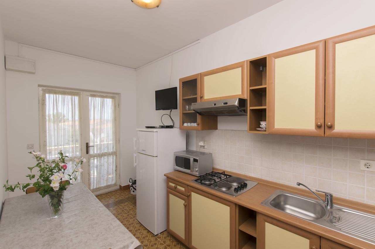 Apartments Sanja Povljana Kültér fotó